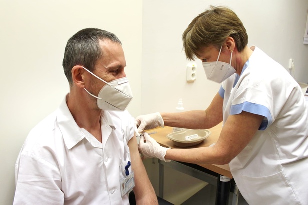 V kraji zdravotníci vyočkovali přes 300 tisíc dávek vakcíny proti covid-19