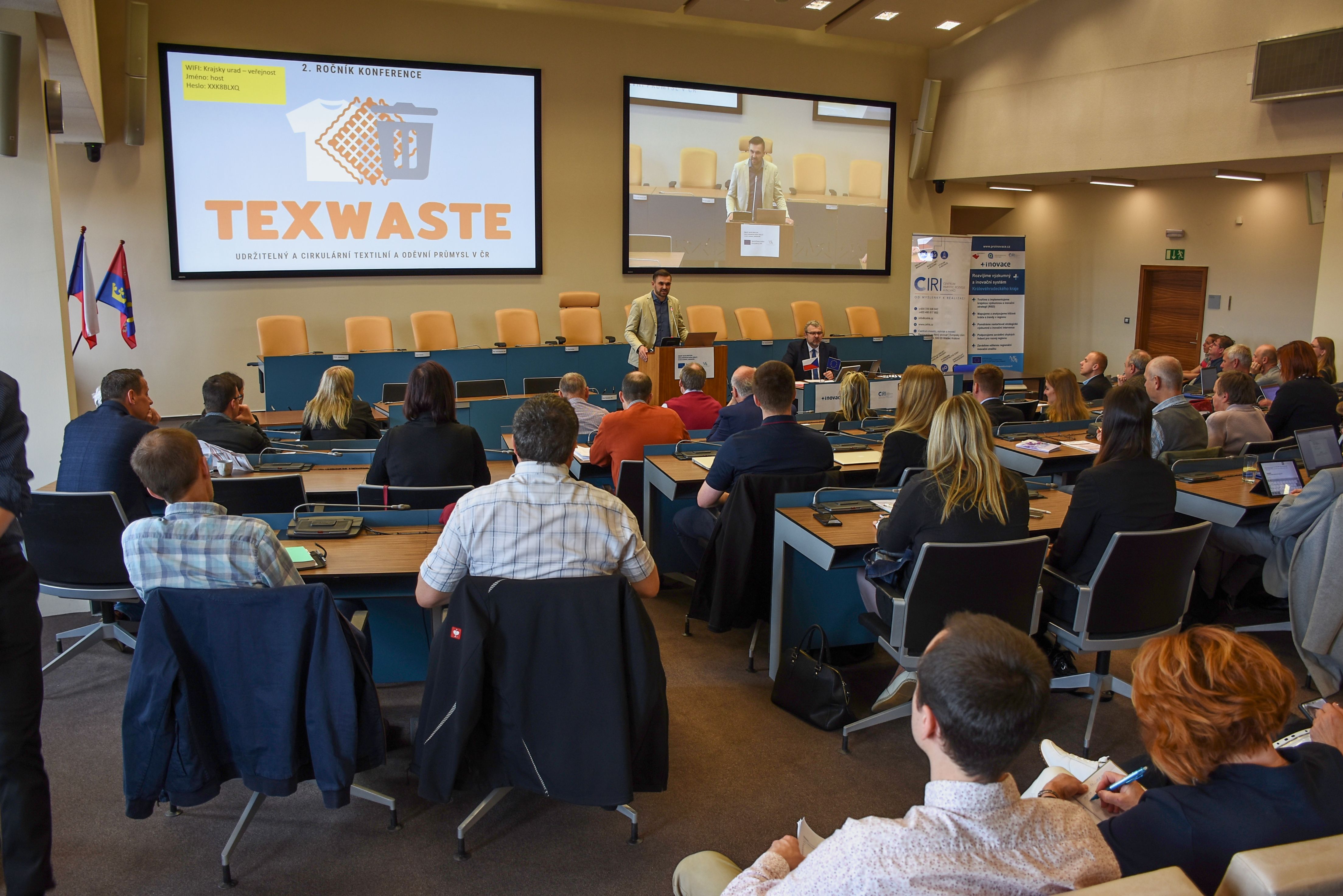 Konference Texwaste představila trendy v recyklaci textilu a oděvů